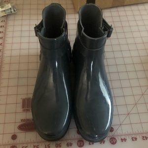 COPY - New Hunter ankle length rain boots charcoal in color.